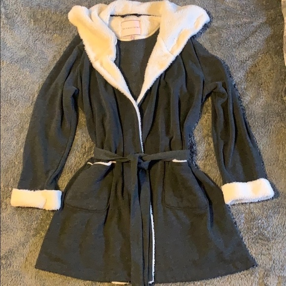 Victoria’s Secret Vintage Plush Gray/Pink Bath Robe Size M/L - Picture 2 of 11
